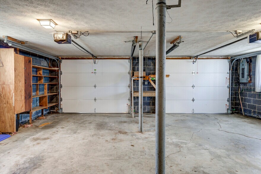 Building Photo - 145 Keystone Dr