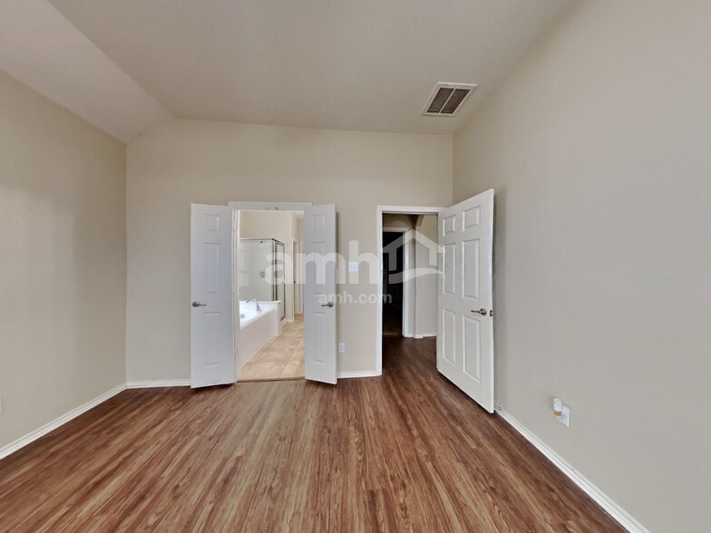 Building Photo - 21349 Thurston Crossing Dr