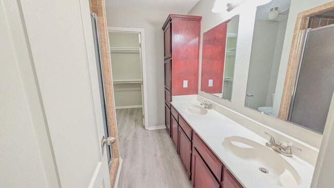 Building Photo - 3601 N Arroyo Park Ln