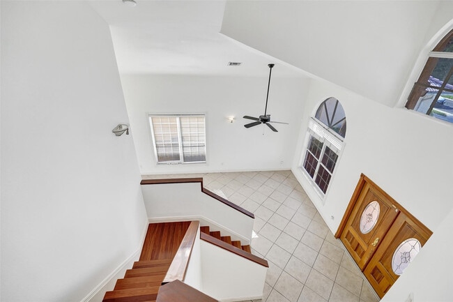 Building Photo - 10902 Tamoron Ln