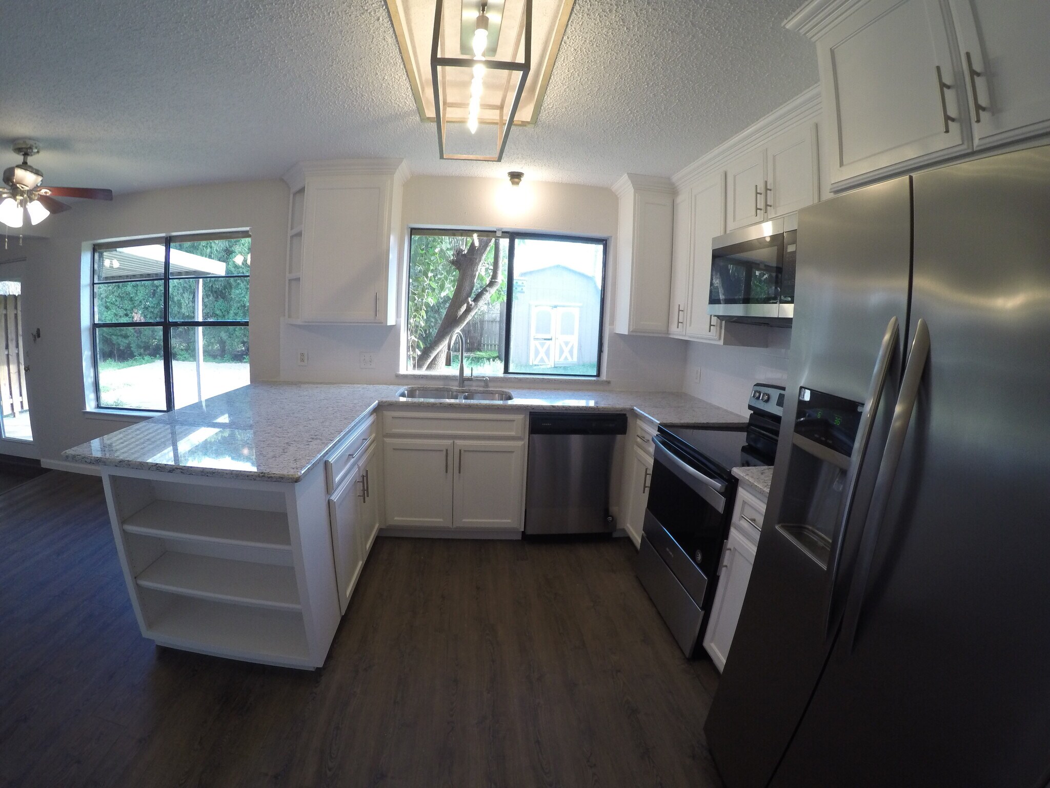 Refrigerator included - 1604 Timbercreek Rd
