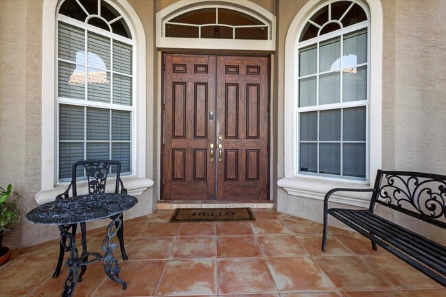 Building Photo - 5829 NW Zenith Dr