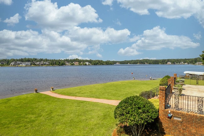 Building Photo - 488 Lakeside Ln