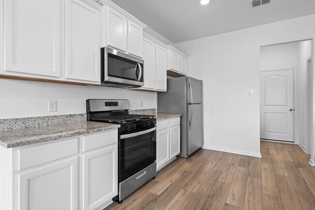 Building Photo - 346 Low Pasture Trl