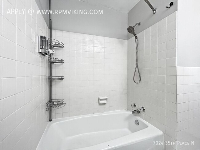 Building Photo - 3br 2ba 2cg ~ Security Deposit Free Altern...