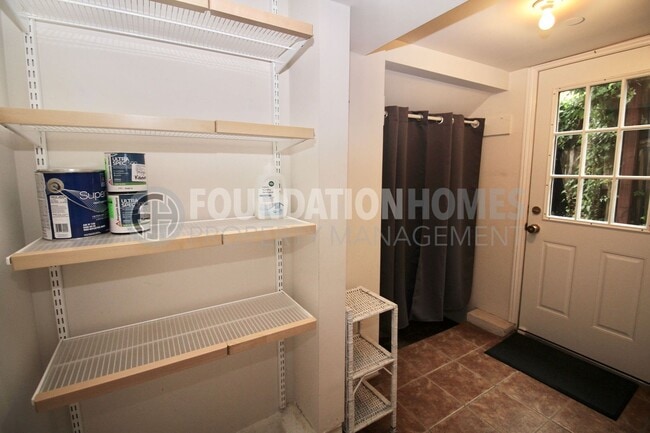 Building Photo - Charming Mill Valley Home with Backyard Office – Prime Boyle Park Location, Just a 5-Minute Walk ...