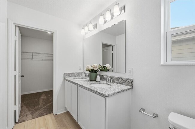 Building Photo - 9572 Westside Hls Dr
