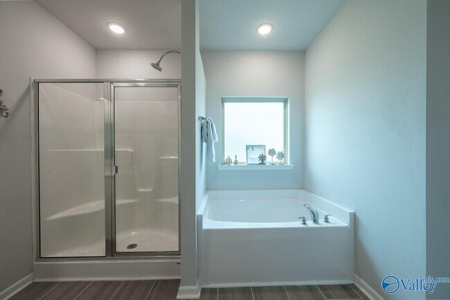Building Photo - 331 Jackson Pt Cir