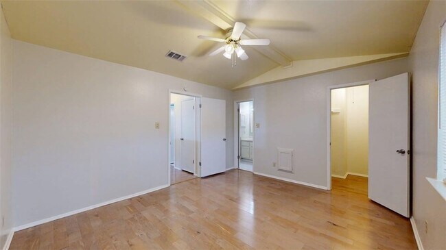 Building Photo - 1904 Dartmouth St