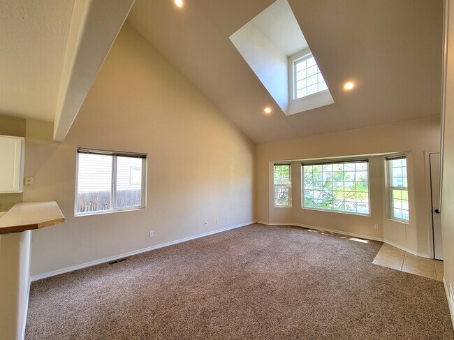 Building Photo - 3509 Laredo Dr