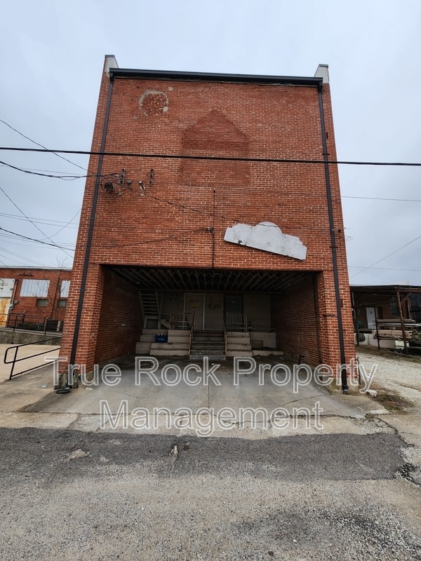Building Photo - 208 E MAIN, Apt #3 (BILLS PAID- not including tv or wifi)