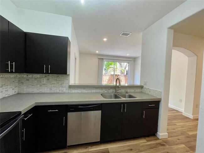 Building Photo - 3510 SW 170th Ave
