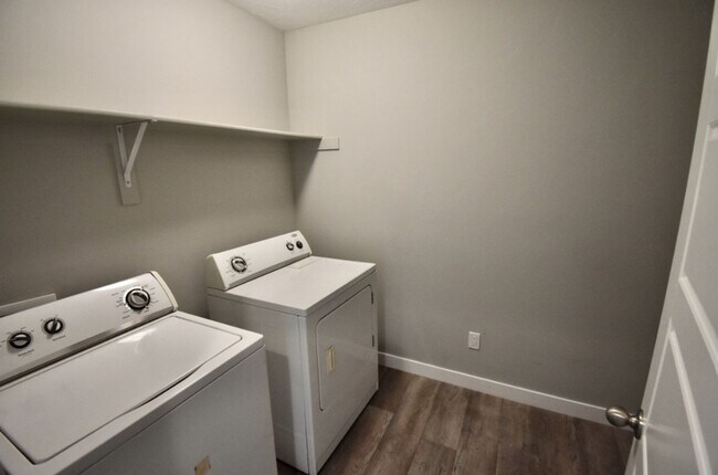 Building Photo - 968 Spruce Willow Wy