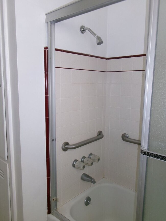 Building Photo - 9621 Cloverwood St
