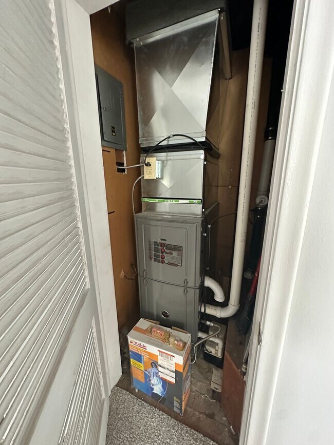 Building Photo - 625 S Barnes St