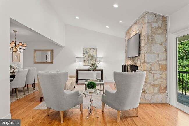 Building Photo - 257 W Chelsea Cir