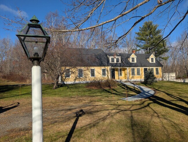 Primary Photo - Beautiful 2 Bedroom House