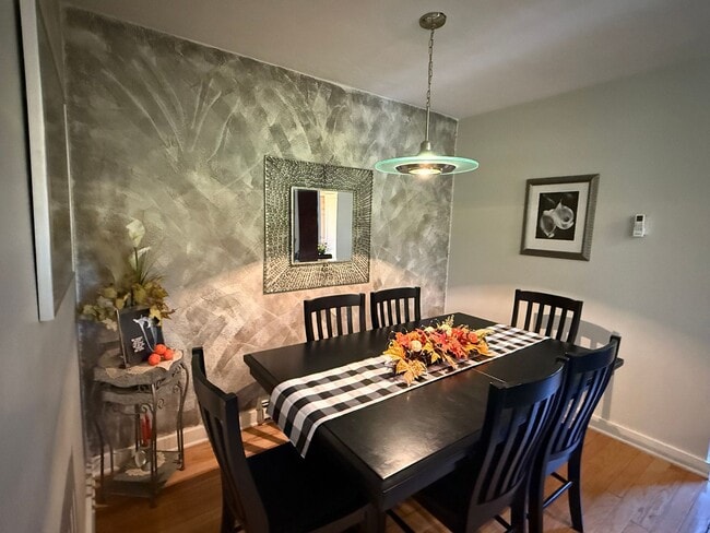 Building Photo - Charming 3-Bedroom Condo in Laconia, NH – ...