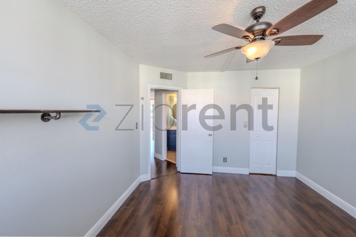 Building Photo - Unit 430C