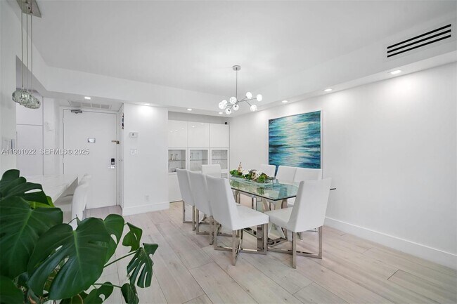 Building Photo - 20301 W Country Club Dr