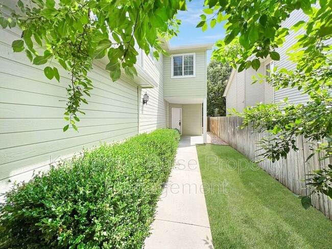 Building Photo - 2152 S Dorothy Ave