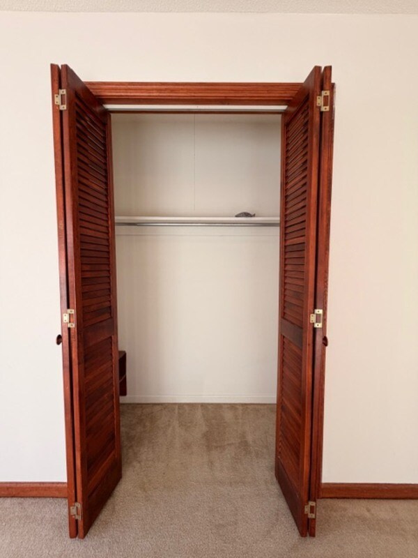 Building Photo - 250 Running Deer Rd