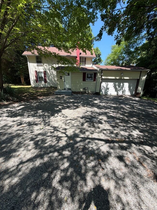 Building Photo - 2725 Solway Ave