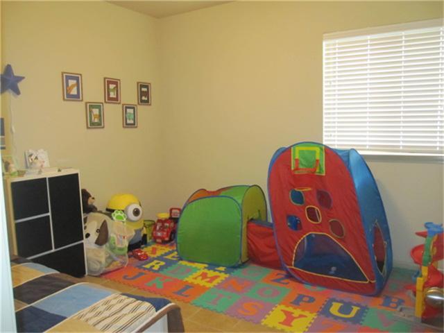 Building Photo - 26423 Longview Creek Dr