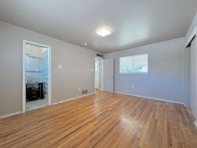 Building Photo - Northeast El Paso 3 bed/2bath in Mountain Park Neighborhood!