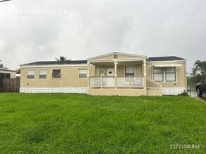 Building Photo - 3082 Hibiscus Cir