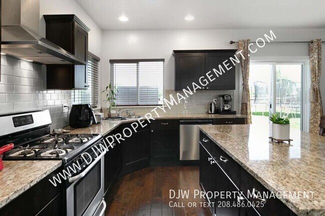 Building Photo - 5218 N Zamora Way