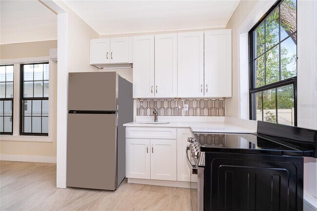 Building Photo - 601 Delaney Park Dr