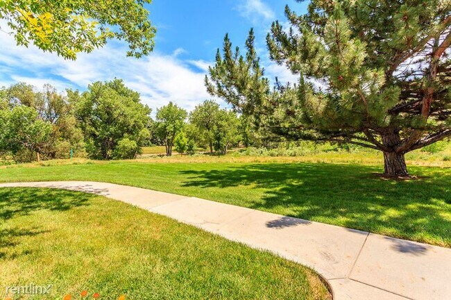 Building Photo - 4 br, 3 bath Townhome - 2851 E. Geddes Pl.