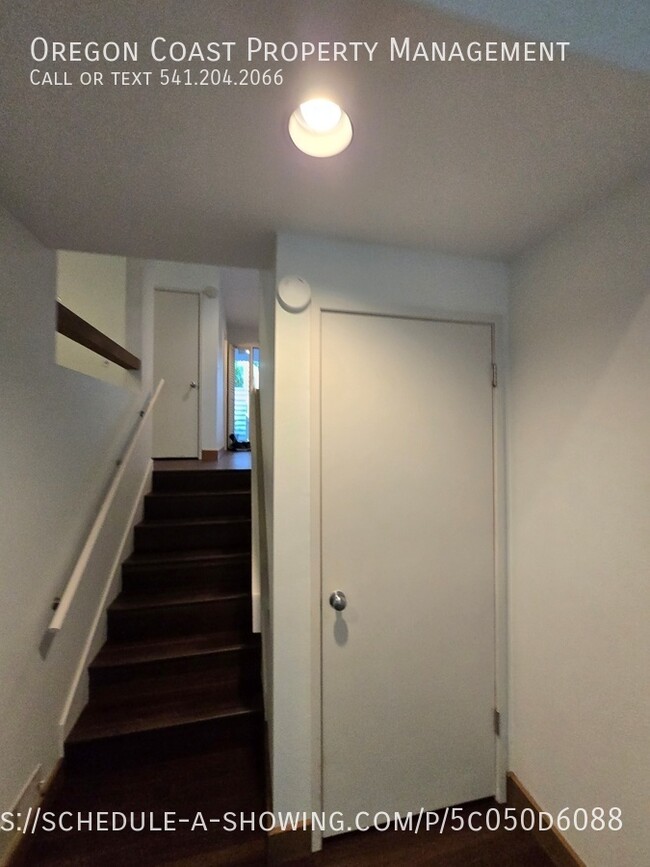 Building Photo - 600 Island Dr