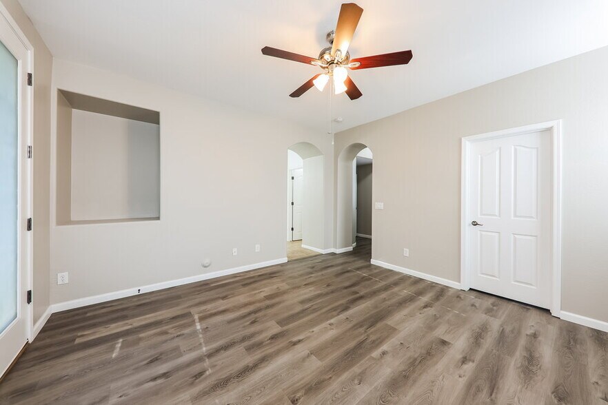 Building Photo - 2432 W Dusty Wren Dr