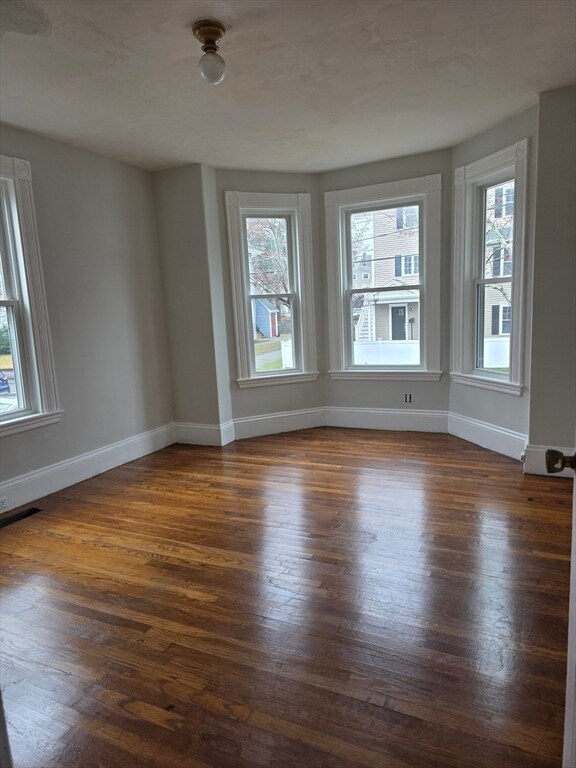 Building Photo - 209 Ash St