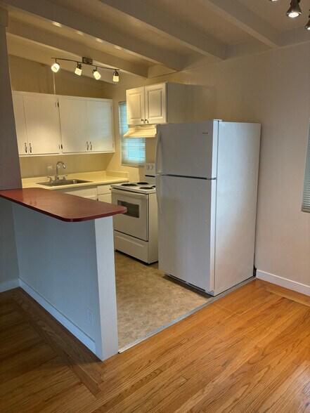 Building Photo - 12 Pacheco St