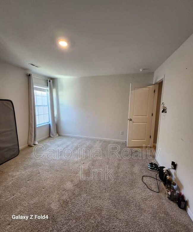 Building Photo - 714 Xander Dr
