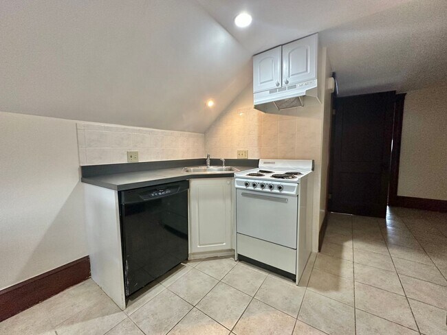 Building Photo - 233-235 Independence Ave