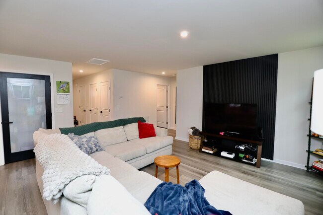 Building Photo - 1029 Bermuda Cedar Ln