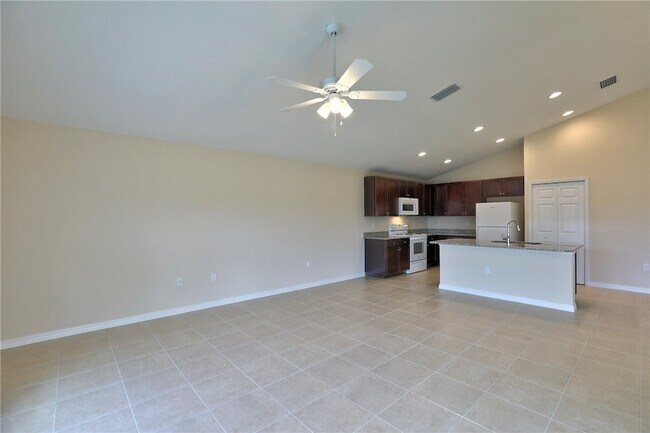 Building Photo - 8415 99th Ct