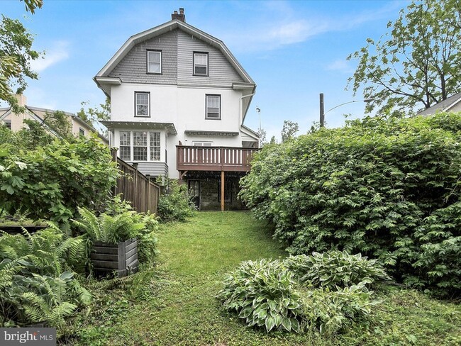 Building Photo - 3 Bells Mill Rd