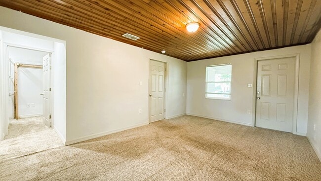 Building Photo - 1112 Carlton Ave