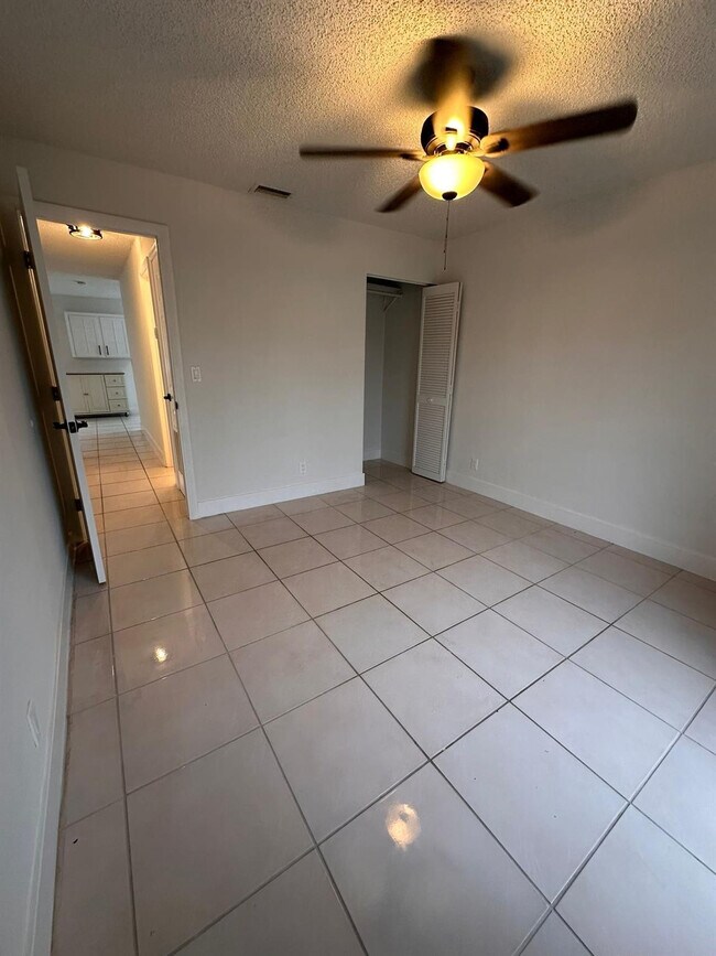 Building Photo - 47 SE 13th St