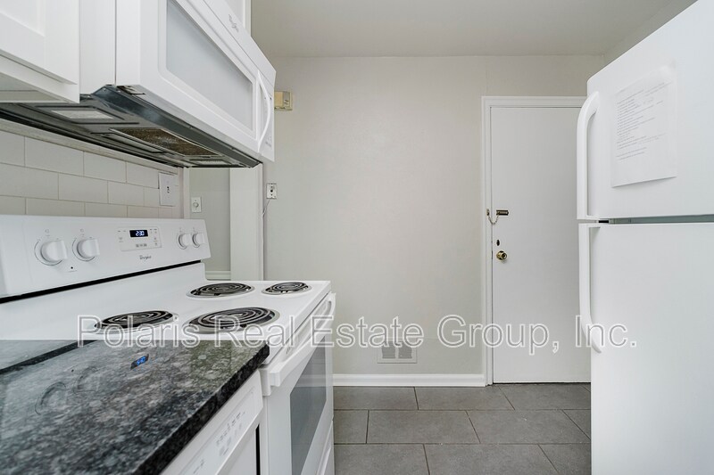 Building Photo - 4702 Rookwood Ave