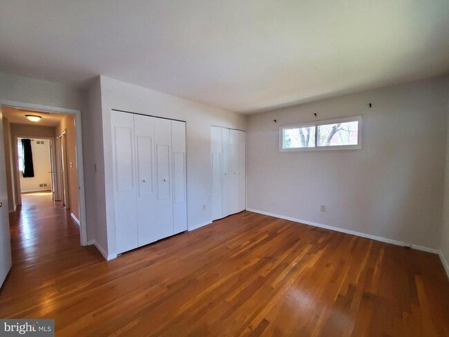 Building Photo - 702 W Edmonston Dr