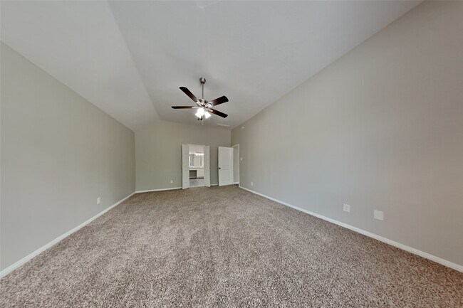 Building Photo - 2606 Spring Chase Dr