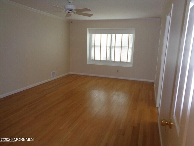 Building Photo - 8 Eastborne Dr