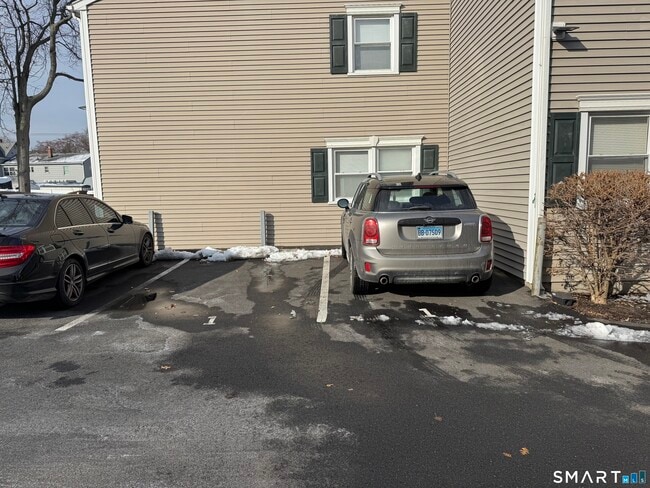 Building Photo - 855 Black Rock Tpke