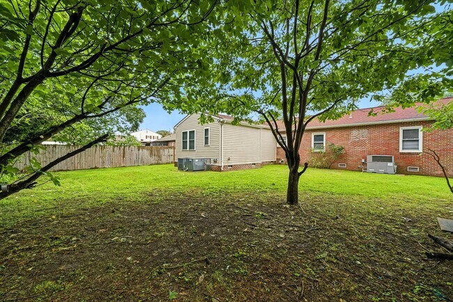 Building Photo - 107 Woods Rd